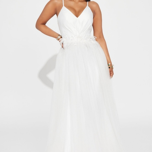 White Gown - Picture 4 of 6